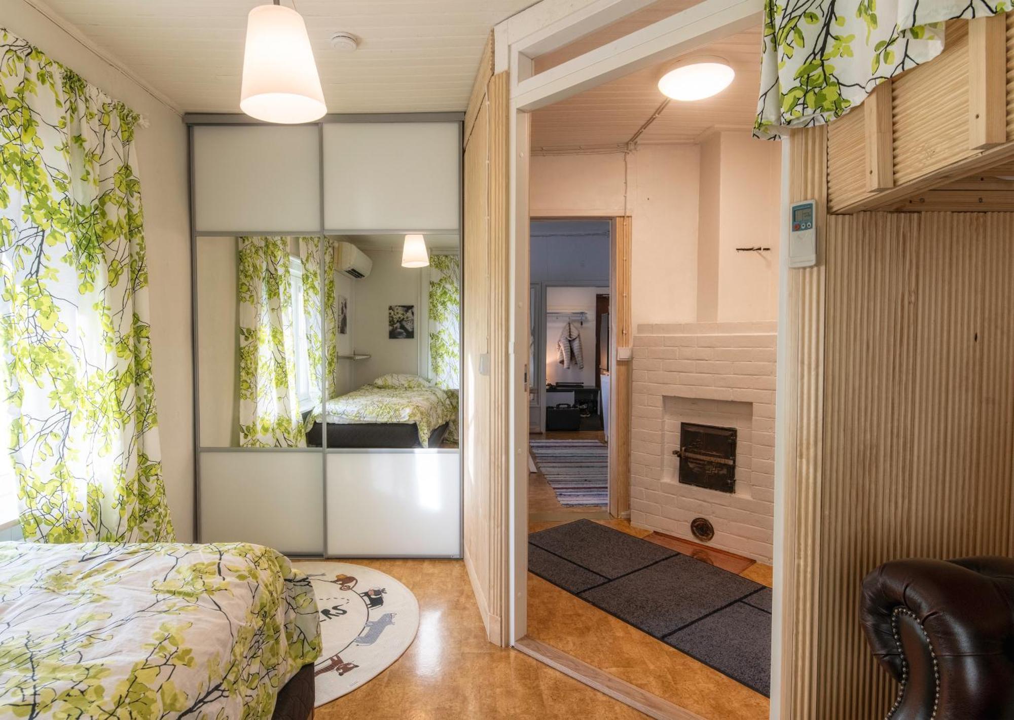 Quiet Private In Shared - Yksityinen Rauhallinen Huone Kodissa- 15min To