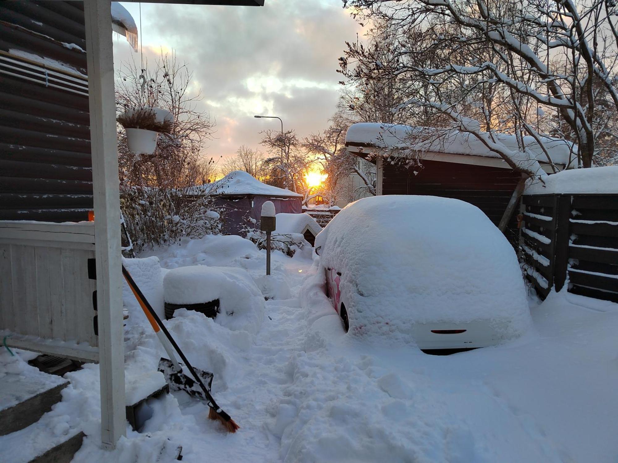 Quiet Private In Shared - Yksityinen Rauhallinen Huone Kodissa- 15min To Privat bolig *