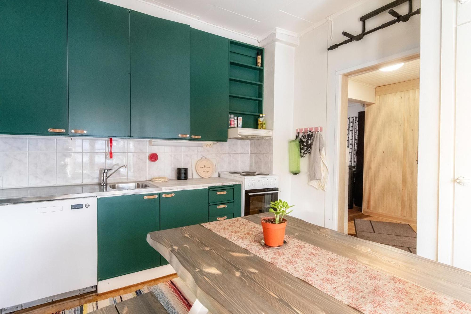 Quiet Private In Shared - Yksityinen Rauhallinen Huone Kodissa- 15min To Privat bolig Helsinki